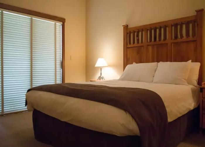 Snow Creek Lodge by Fernie Lodging Co