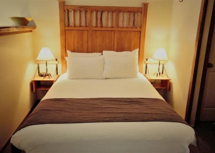 Snow Creek Lodge by Fernie Lodging Co