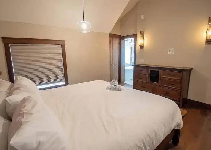 Snow Creek Cabins by Fernie Lodging Co.