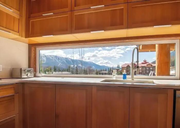 Snow Creek Cabins by Fernie Lodging Co.