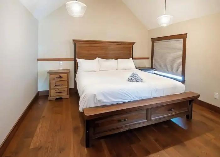 Snow Creek Cabins by Fernie Lodging Co.