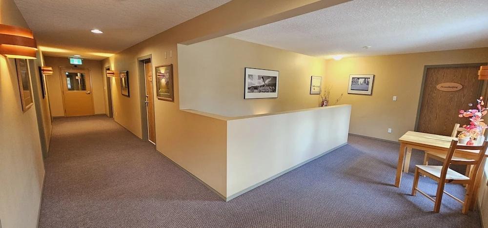 фото Raven's Nest Hotel