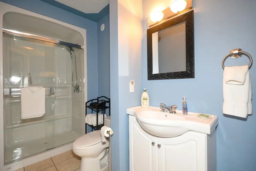 фото Uncorked Bed & Breakfast