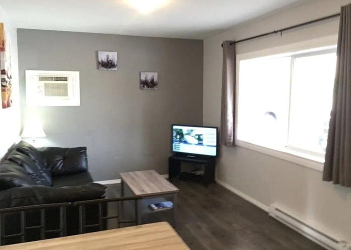 Maple Leaf Motel & RV Resort
