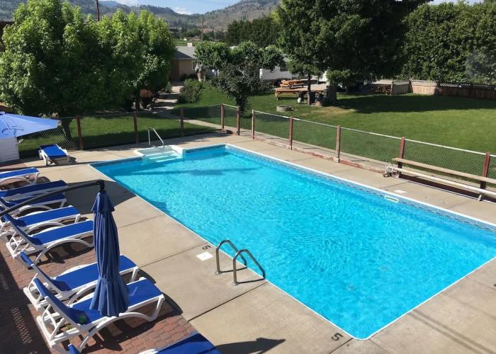 Maple Leaf Motel & RV Resort