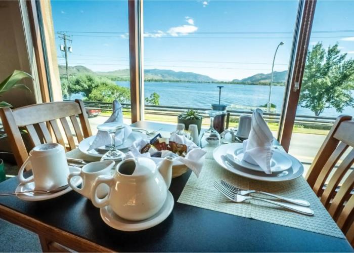 Holiday Inn Hotel & Suites Osoyoos by IHG