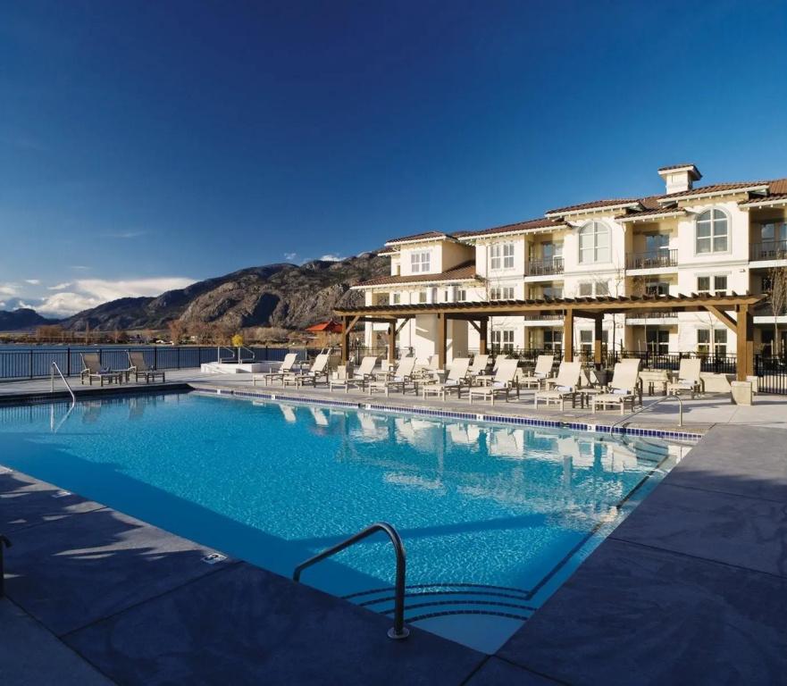 фото Walnut Beach Resort