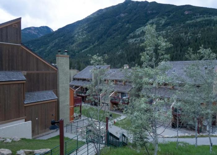 Panorama Vacation Retreat at Horsethief Lodge