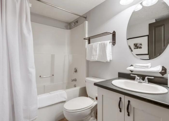 SPACIOUS Studio | Ski In/Out | Pool & Hot Tubs | in the Heart of PANORAMA RESORT