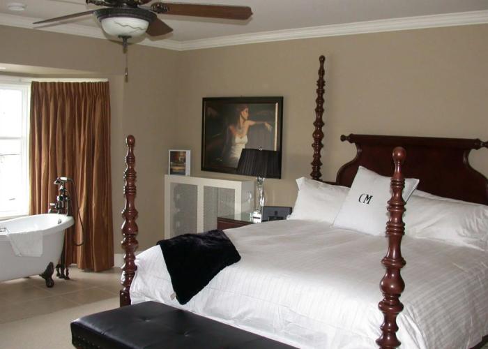 Crown Mansion Boutique Hotel & Villas