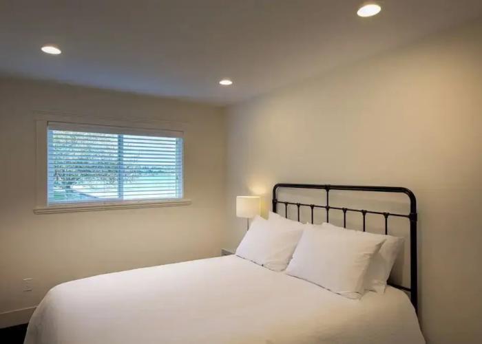 Qualicum Beach Ocean Suites