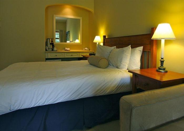 The Pinnacle Lodge