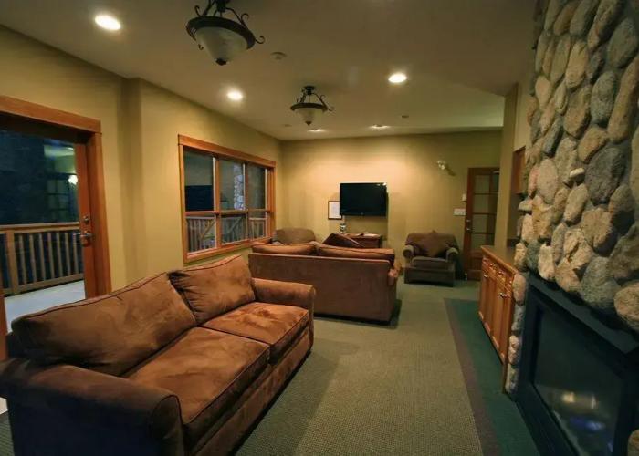The Pinnacle Lodge