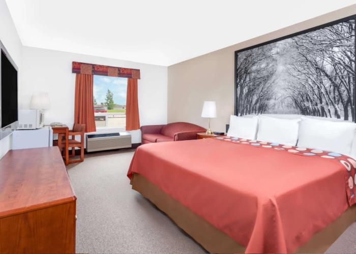 Super 8 by Wyndham Morden