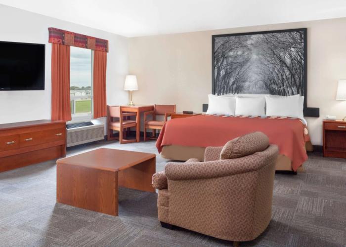 Super 8 by Wyndham Morden