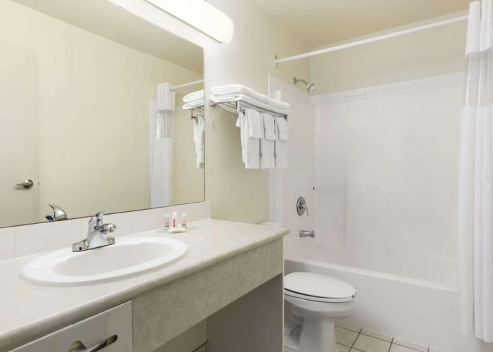 Days Inn by Wyndham Steinbach