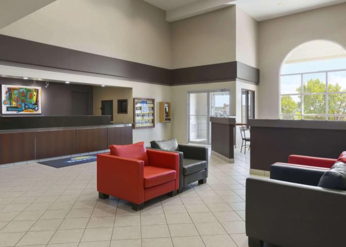 Days Inn by Wyndham Steinbach