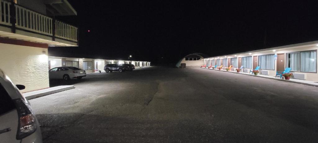 North Shore Wayside Inn