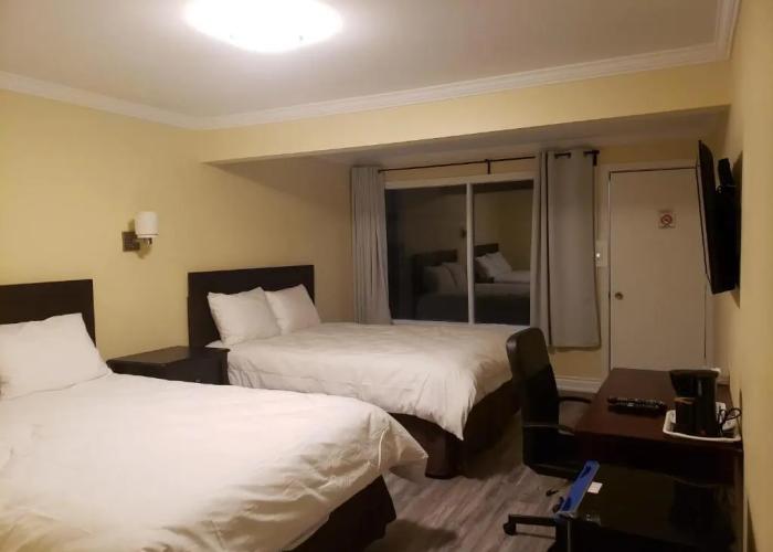 North Shore Wayside Inn