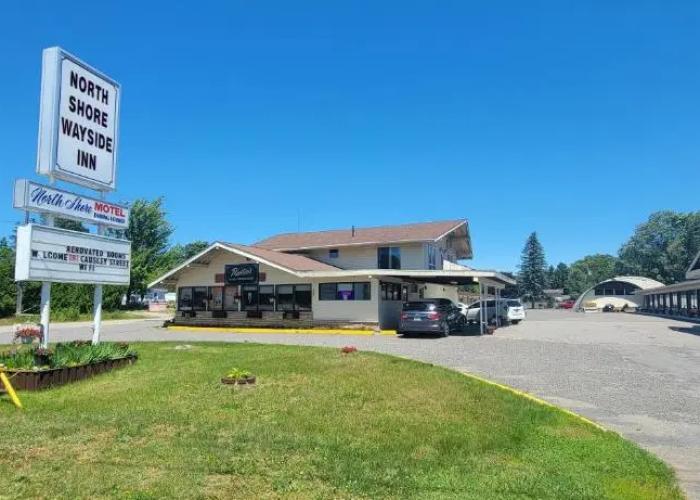 North Shore Wayside Inn
