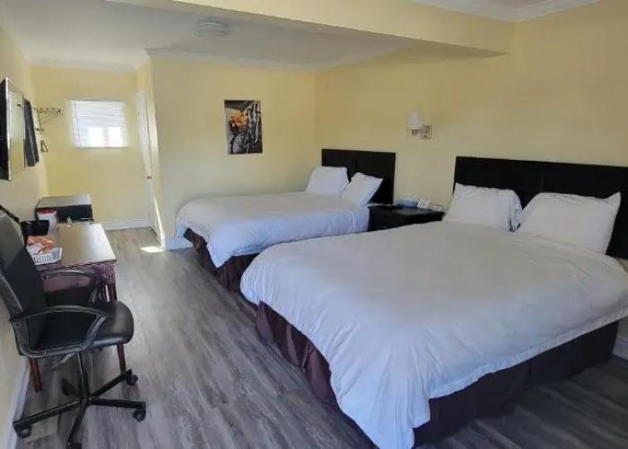 North Shore Wayside Inn