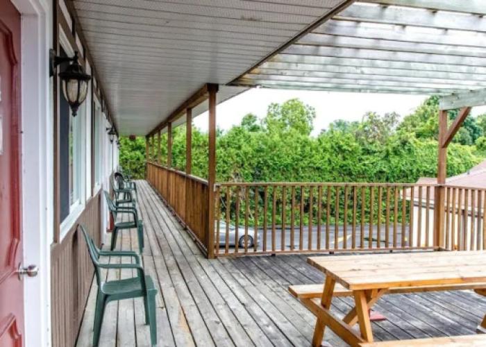 Cedar Lodge Motel