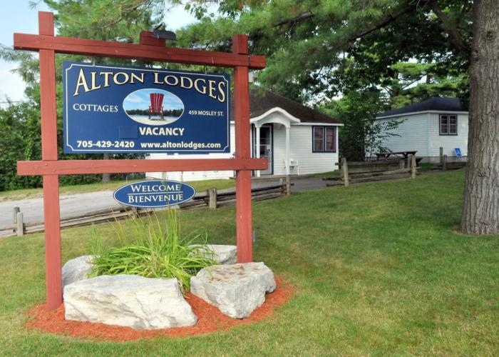 Alton Lodges