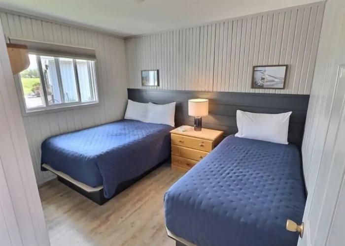 Cavendish Bosom Buddies Cottage Resort