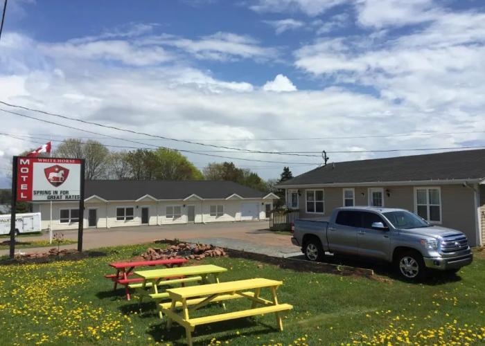 The White Horse Motel