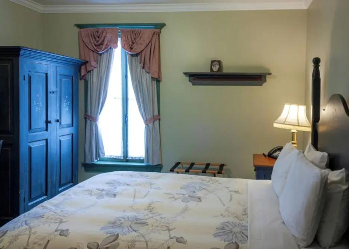 Auberge Lakeview Inn