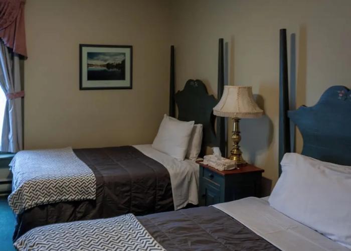 Auberge Lakeview Inn