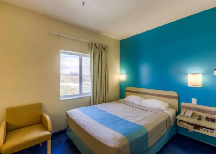 Motel 6 Estevan, SK