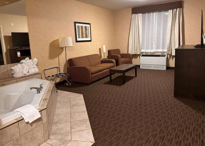 Ramada by Wyndham Estevan