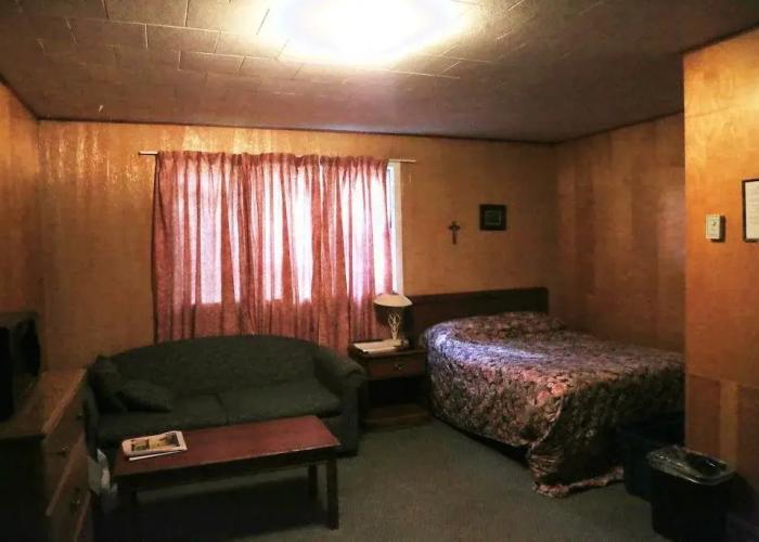 Uptown Motel
