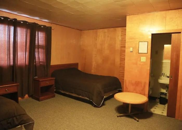 Uptown Motel