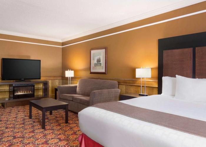 Travelodge by Wyndham Meadow Lake