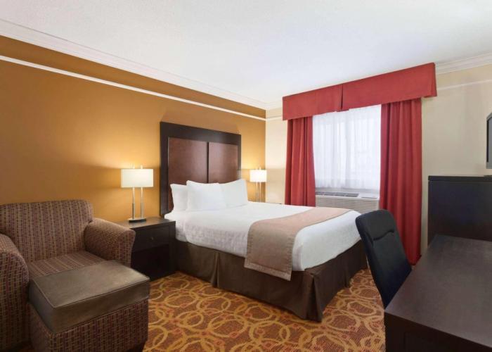 Travelodge by Wyndham Meadow Lake