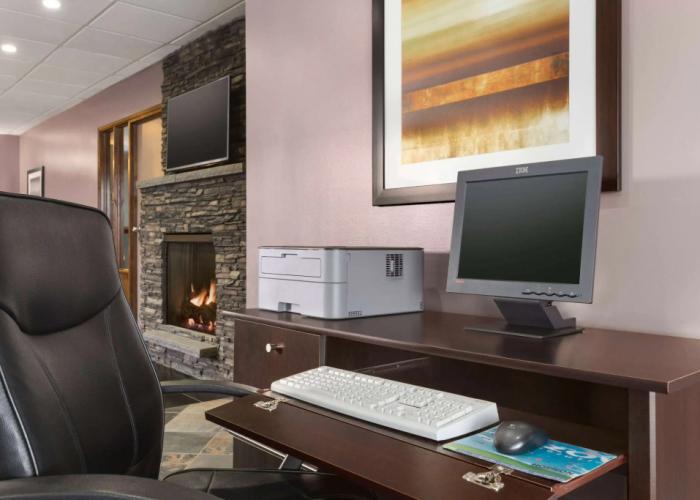 Travelodge by Wyndham Meadow Lake