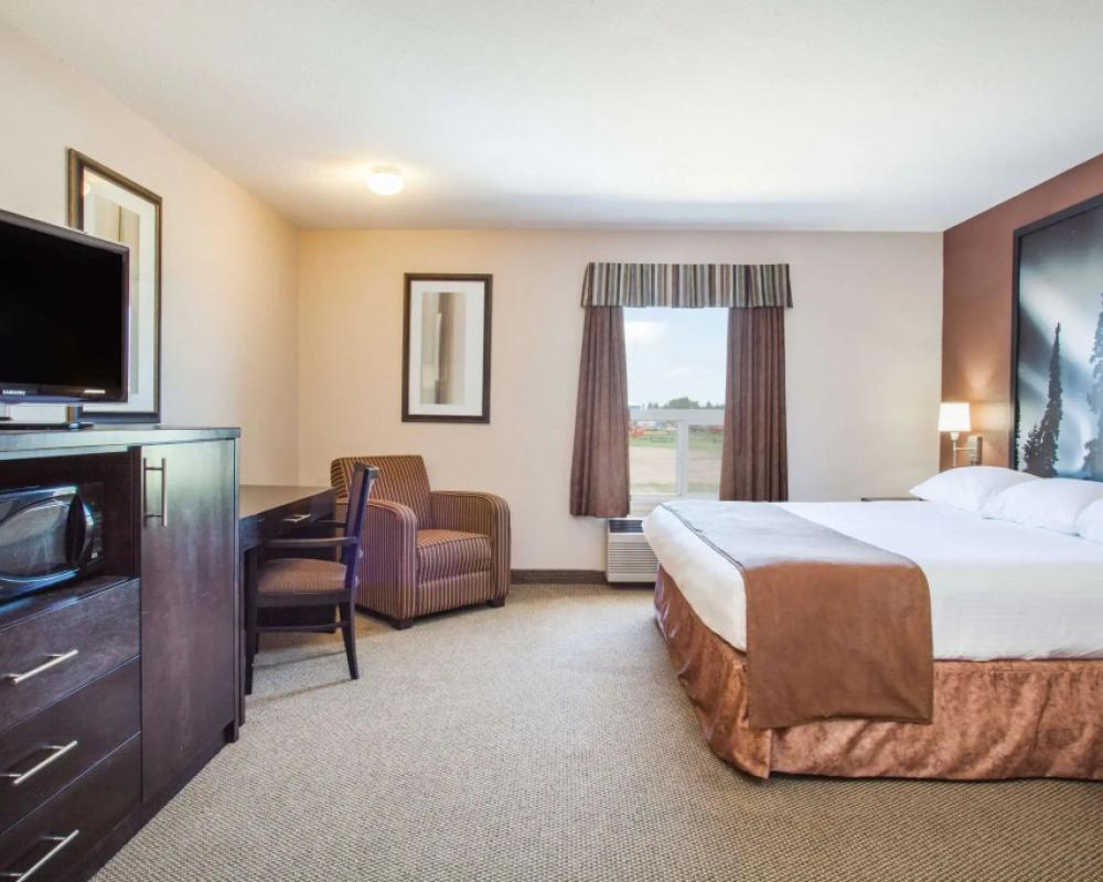 Super 8 by Wyndham Meadow Lake