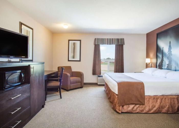 Super 8 by Wyndham Meadow Lake