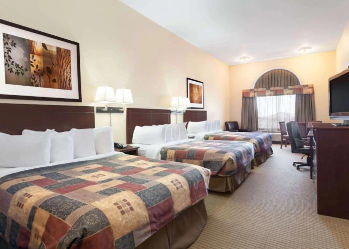 Ramada by Wyndham Weyburn