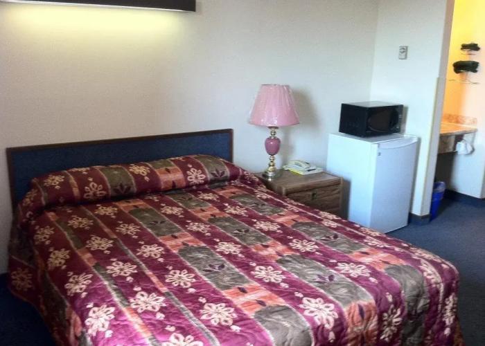 Circle 6 Motel