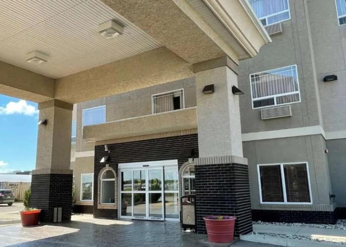 Coast Weyburn Hotel