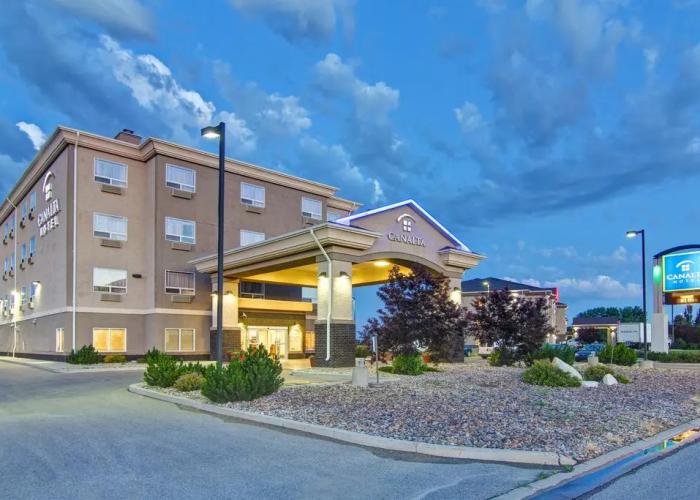 Coast Weyburn Hotel