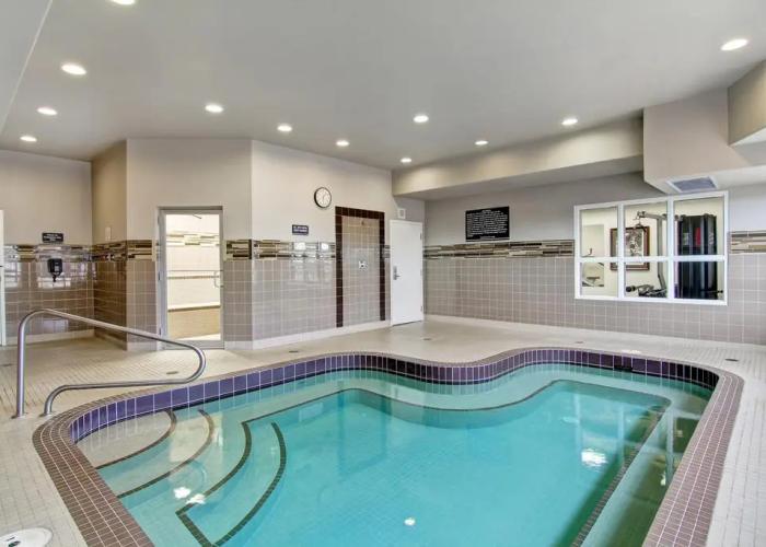 Coast Weyburn Hotel