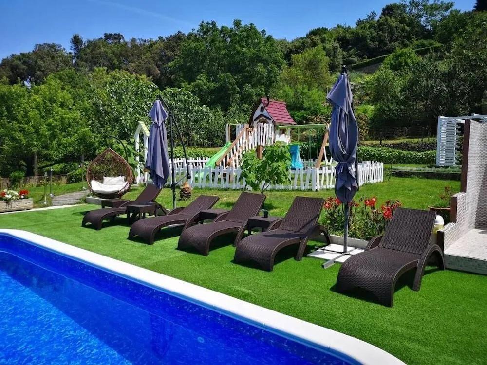 фото Villa Subic