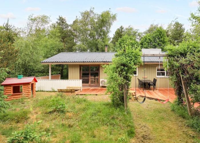 Cozy Holiday Home in Brovst near Langdal Plantation