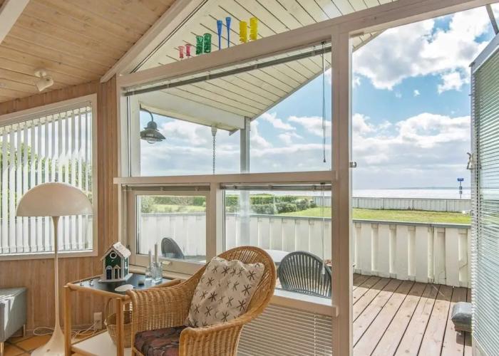 6 Person Holiday Home in Ebeltoft