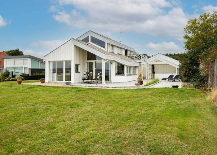6 Person Holiday Home in Ebeltoft