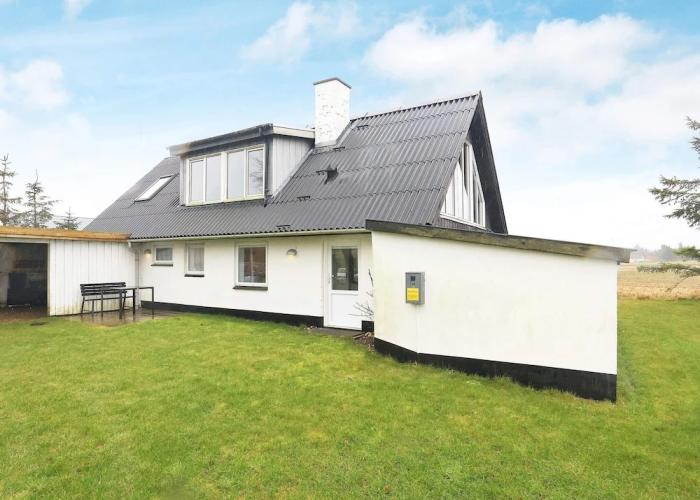 6 Person Holiday Home in Frostrup